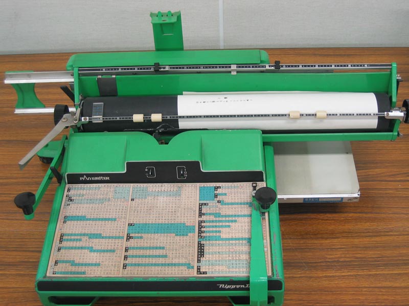和文タイプライター パンライター 卓上計算器およびタイプライター 第2展示室 Uec コミュニケーション ミュージアム
