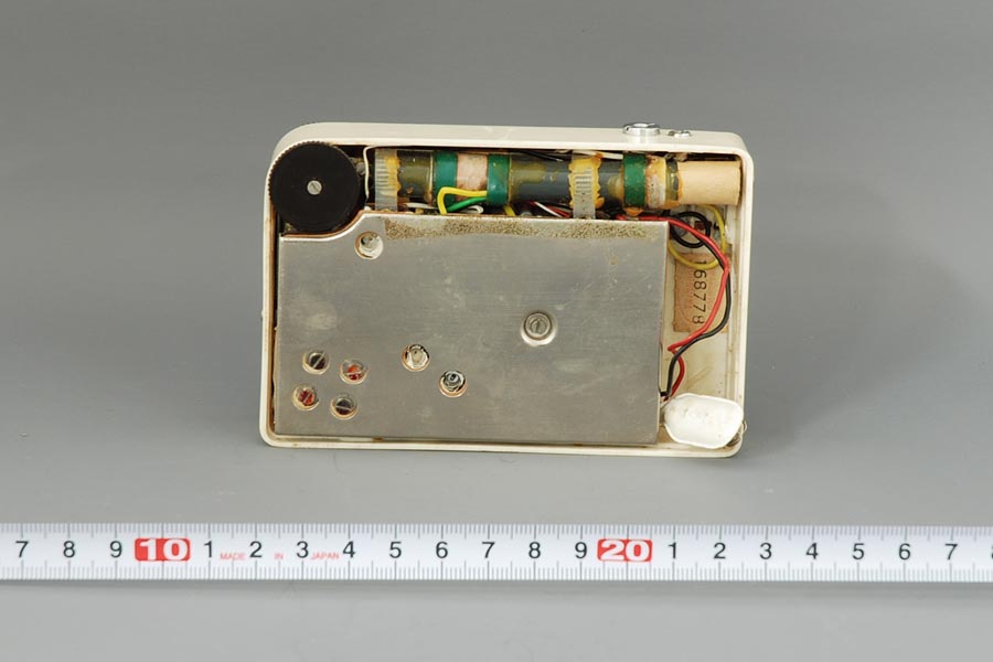 トランジスターラジオ SONY TR-714 | ラジオ受信機 | 第2展示室 トランジスターラジオ SONY TR-714 | ラジオ受信機 | 第2展示室